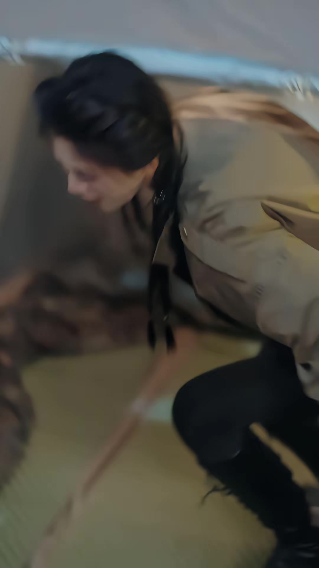 《荒野直播：我，食物链顶端的男人》剧照