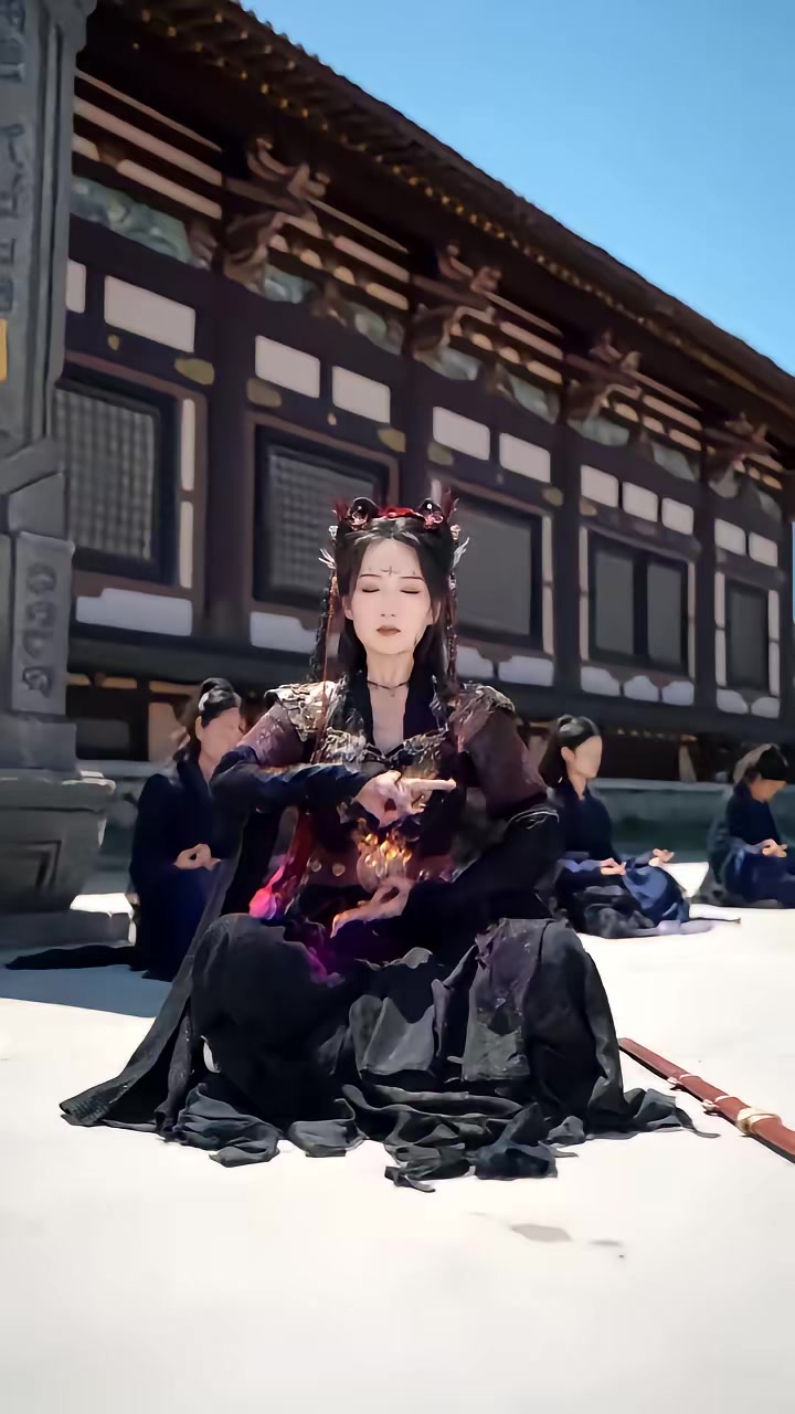 《师叔祖沉睡万年醒来后出手了》剧照