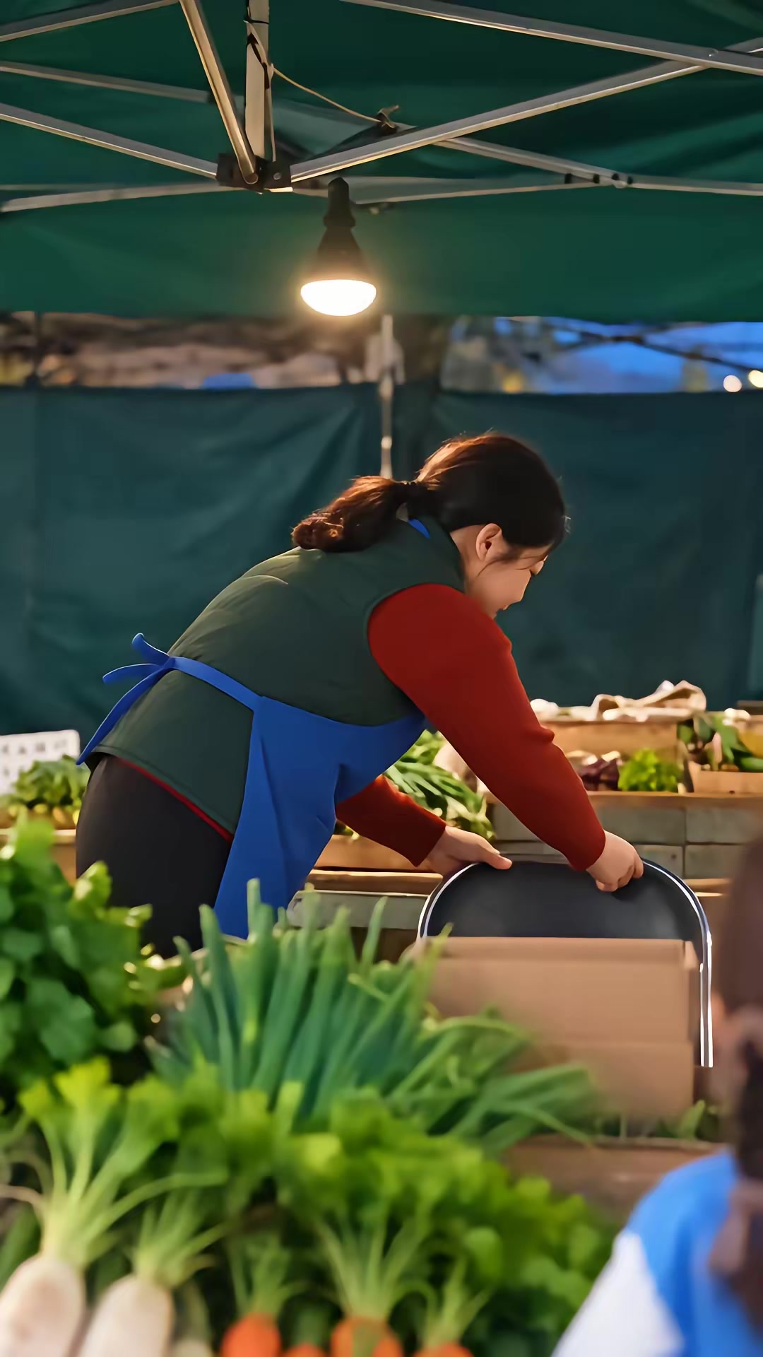 《饥荒绝境，米粒的树洞通未来》剧照