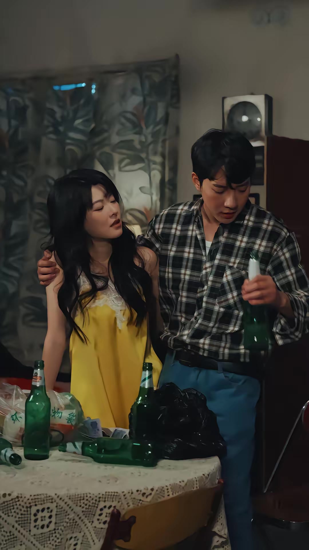 《暗金枭雄：开局踹翻恶组长》剧照