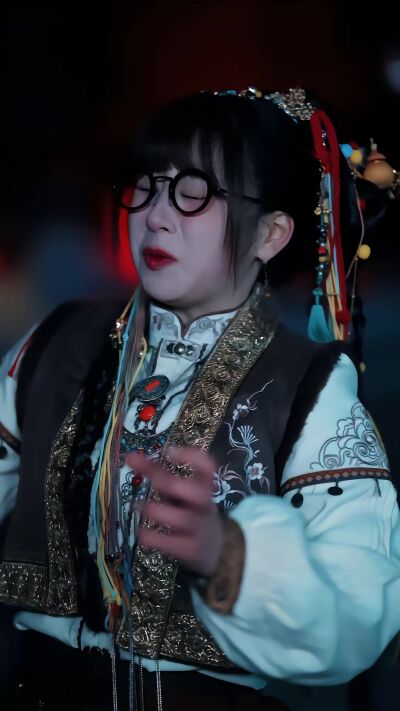 《穿越民国成僵尸，我带我儿七叔飞》剧照
