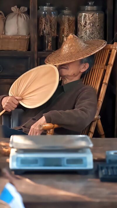 《饥荒绝境，米粒的树洞通未来》剧照
