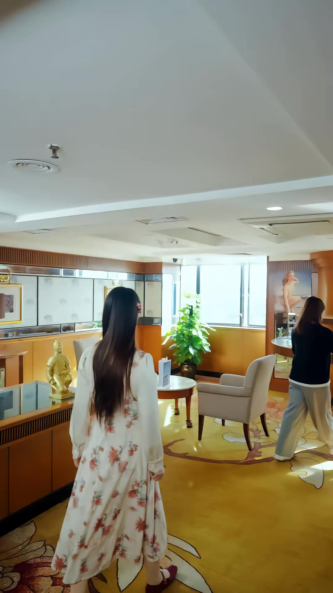 《暗金梟雄：開局踹翻惡組長》劇照