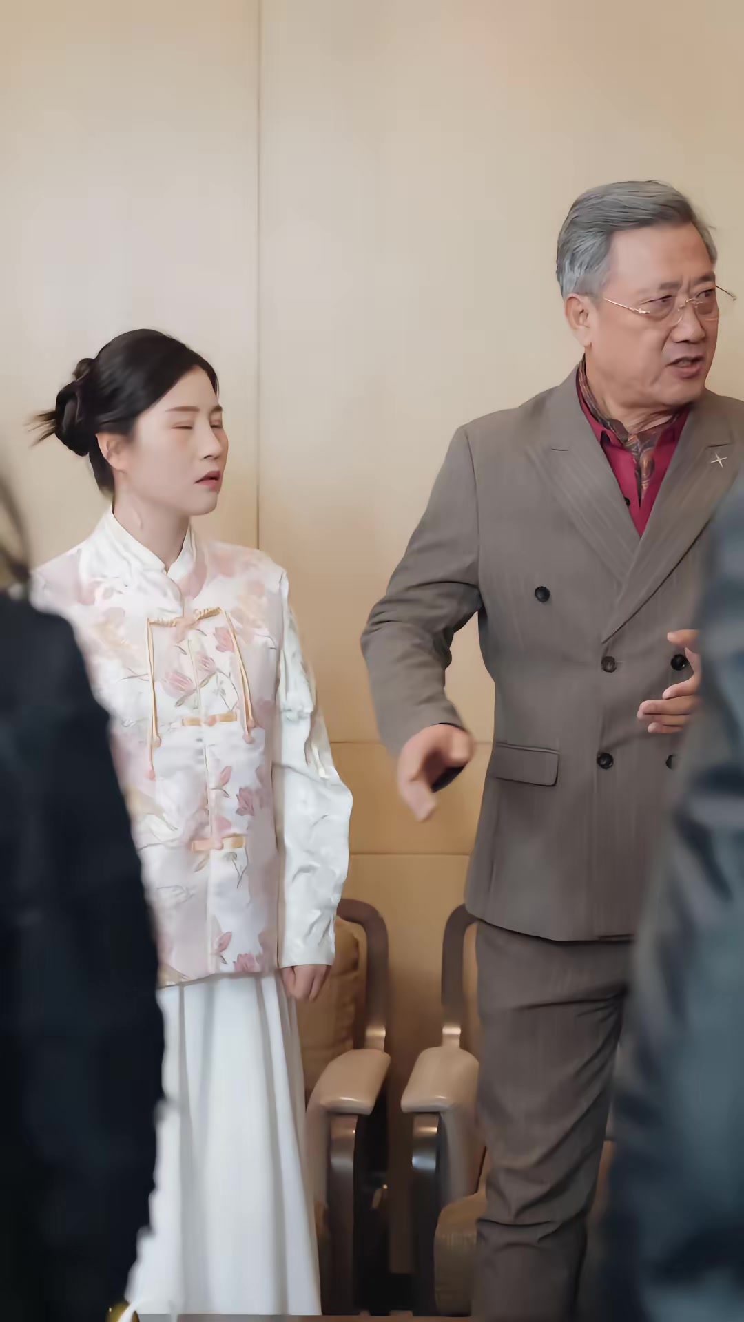 《一覺醒來，三個老頭叫我爹》劇照