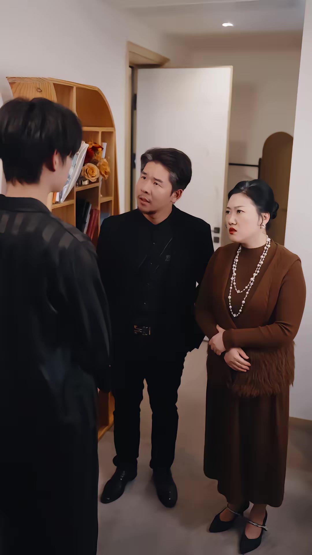 《傲嬌小青梅甜又黏，又在偷看我了》劇照
