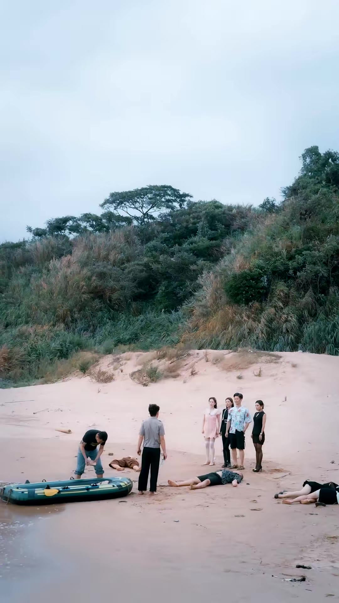 《我在荒岛点技能》剧照