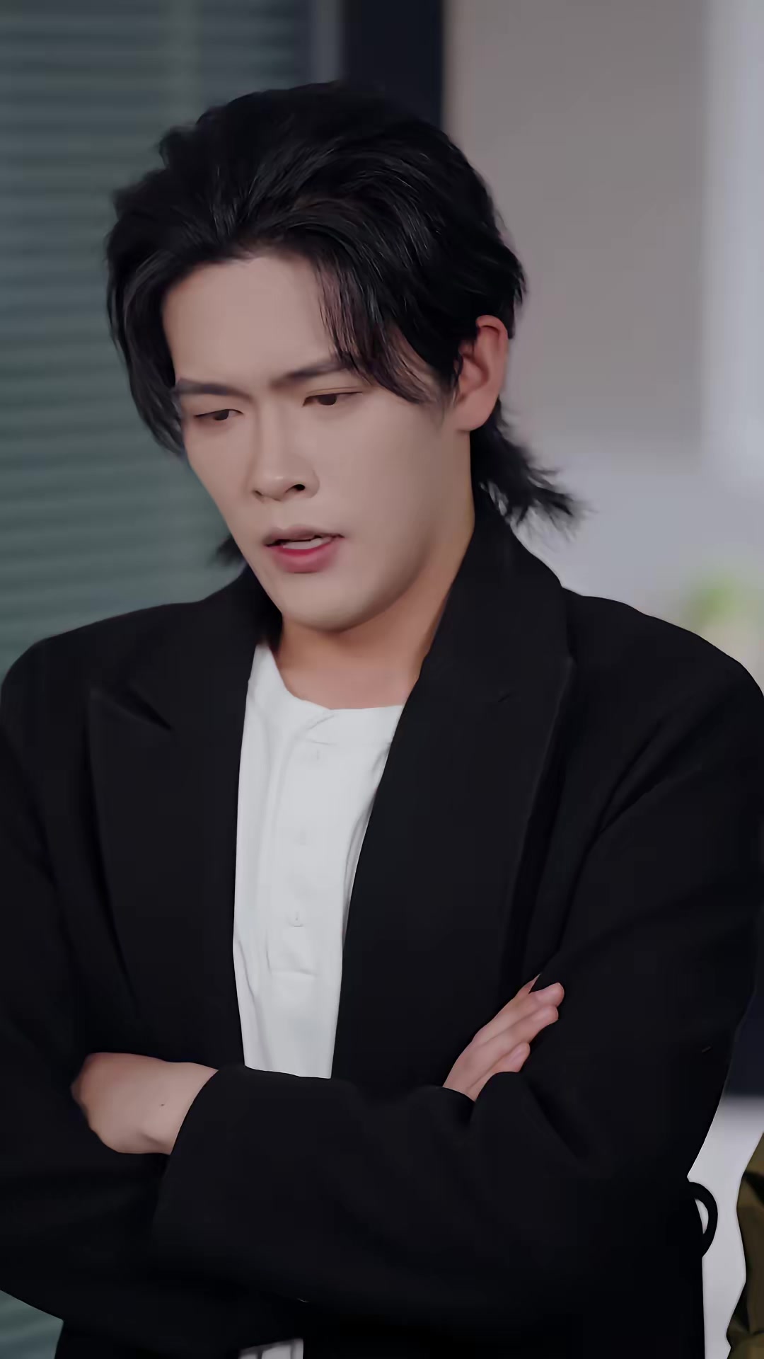 《邪祟迷局：重生少年護校花》劇照