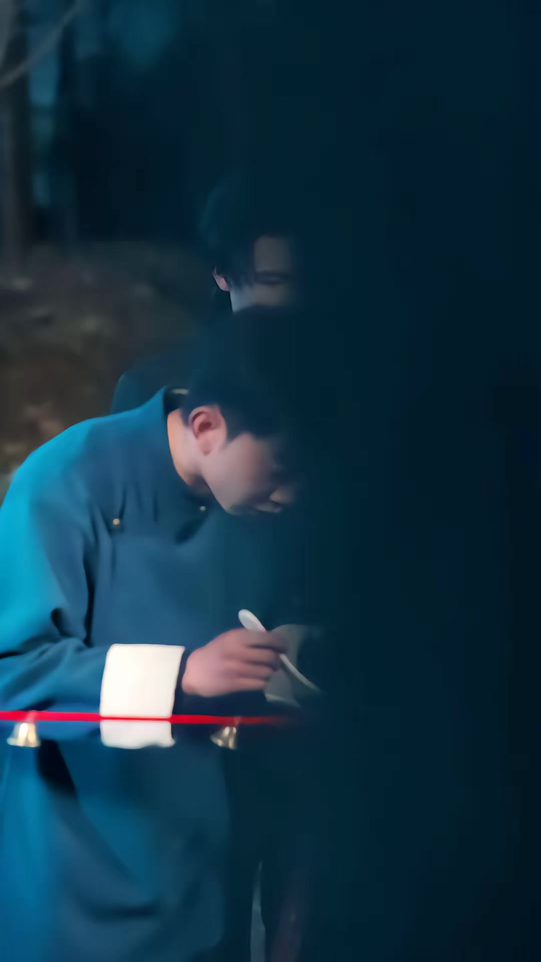 《邪祟迷局：重生少年護校花》劇照