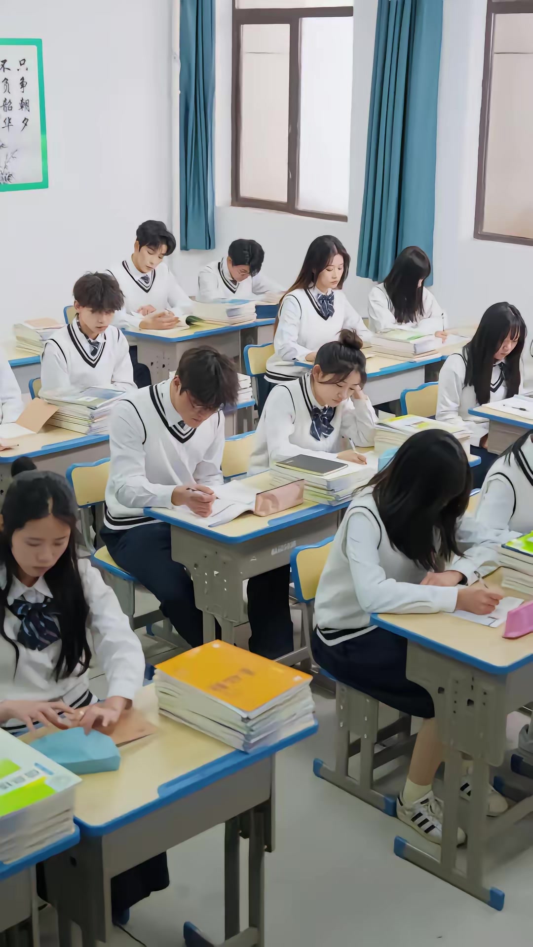 《重回零七後，我靠競賽登頂巔峰》劇照