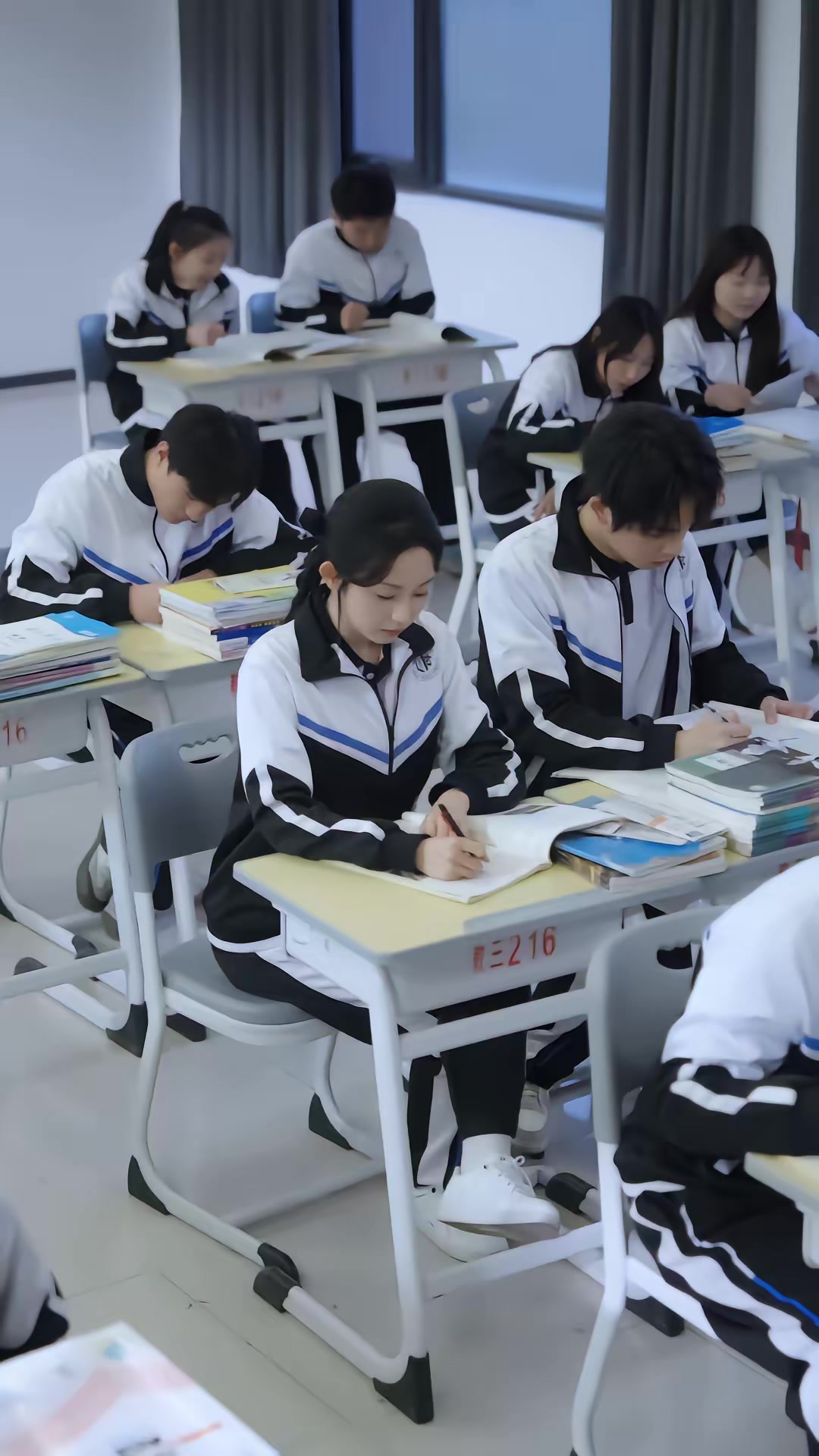 《重启十八岁，38岁系统弥补人生遗憾》剧照