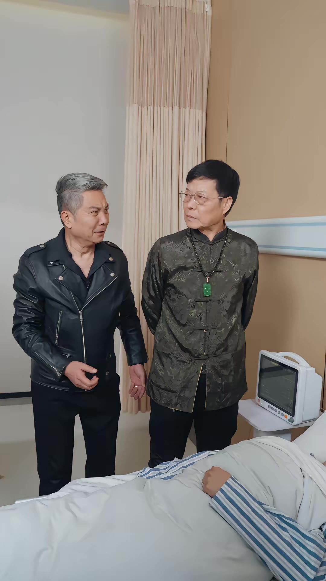 《一觉醒来，三个老头叫我爹》剧照