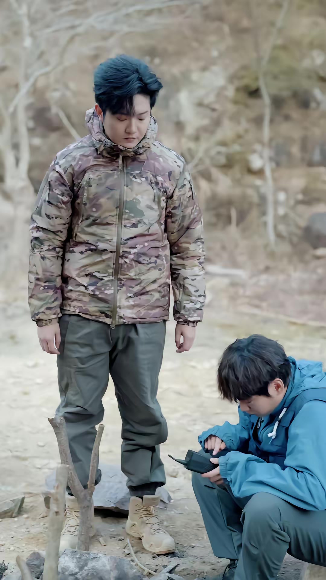 《荒野直播：我，食物链顶端的男人》剧照