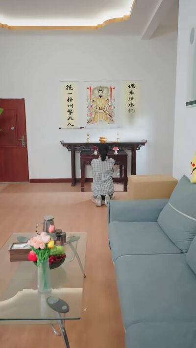 《古今穿梭，老祖宗找我買物資》劇照