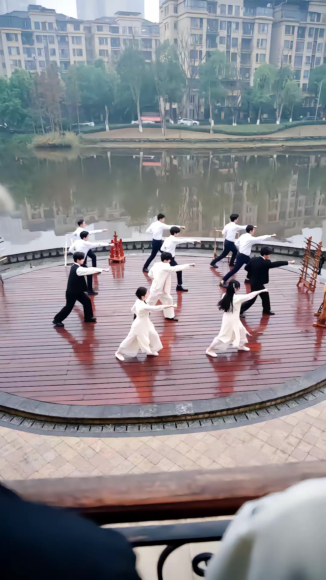 《蟄伏三年，一飛沖天》劇照