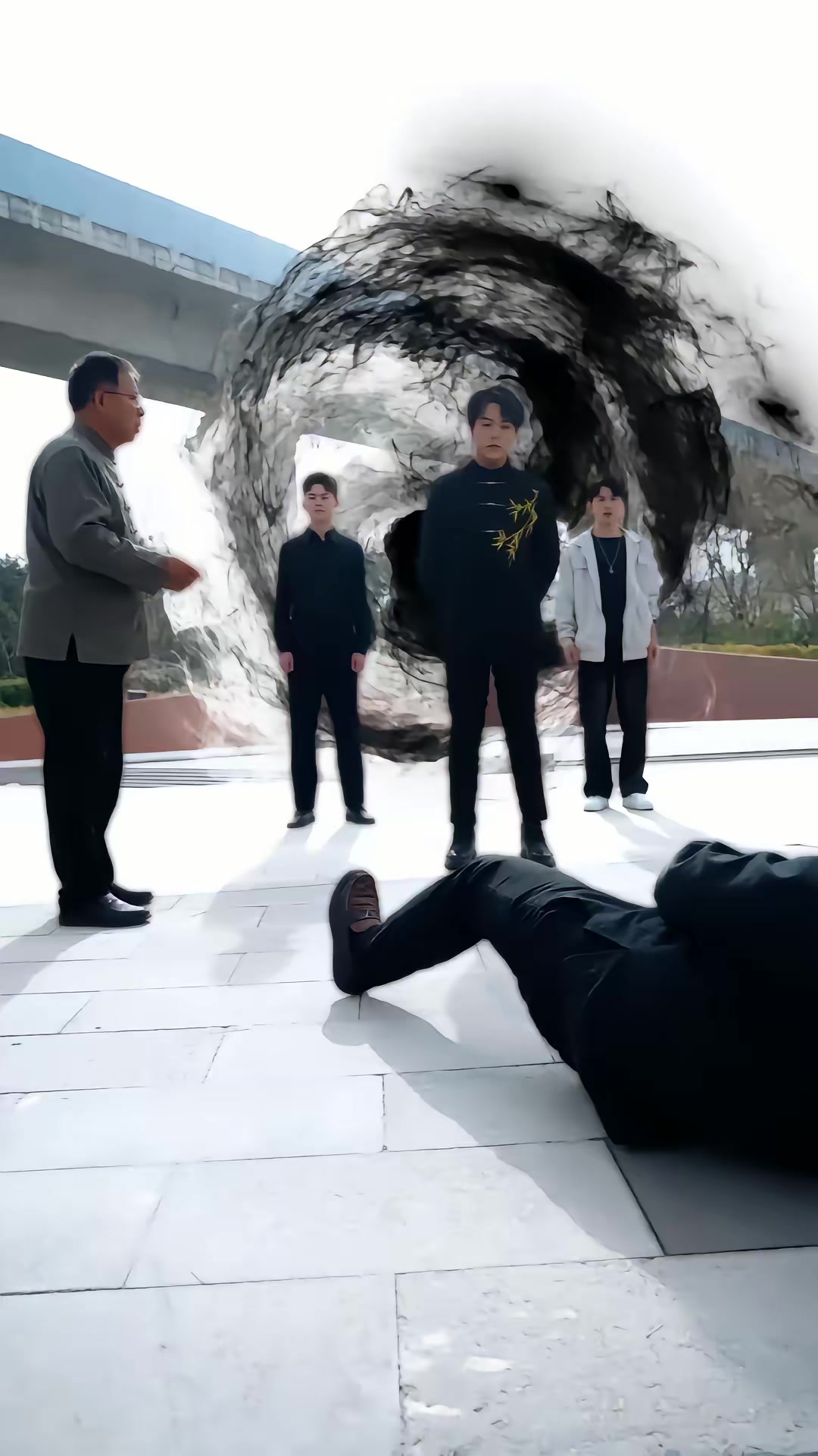 《一覺醒來，三個老頭叫我爹》劇照