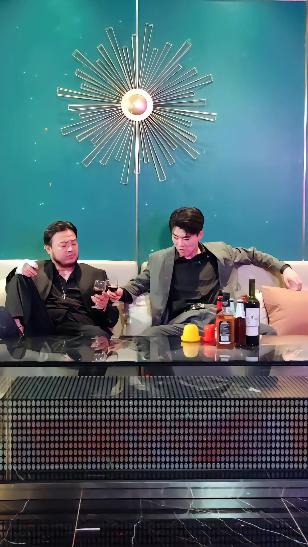 《狂飆：燒烤皇帝》劇照