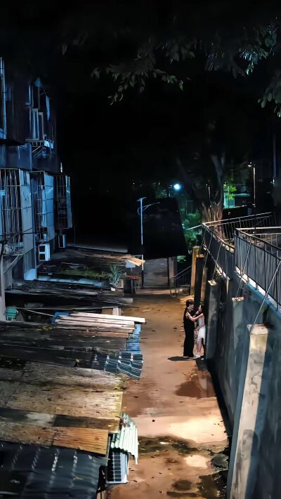 《下雨天》剧照