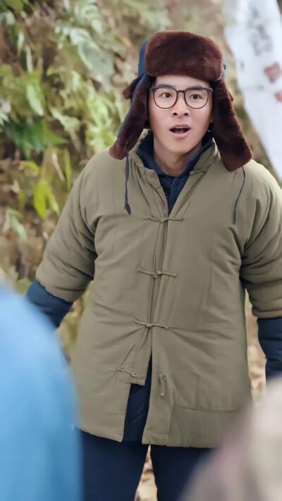 《荒野直播：我，食物链顶端的男人》剧照