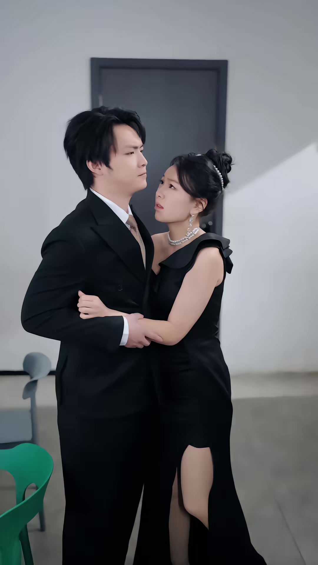 《我养成超可爱女友后，校花急哭了》剧照