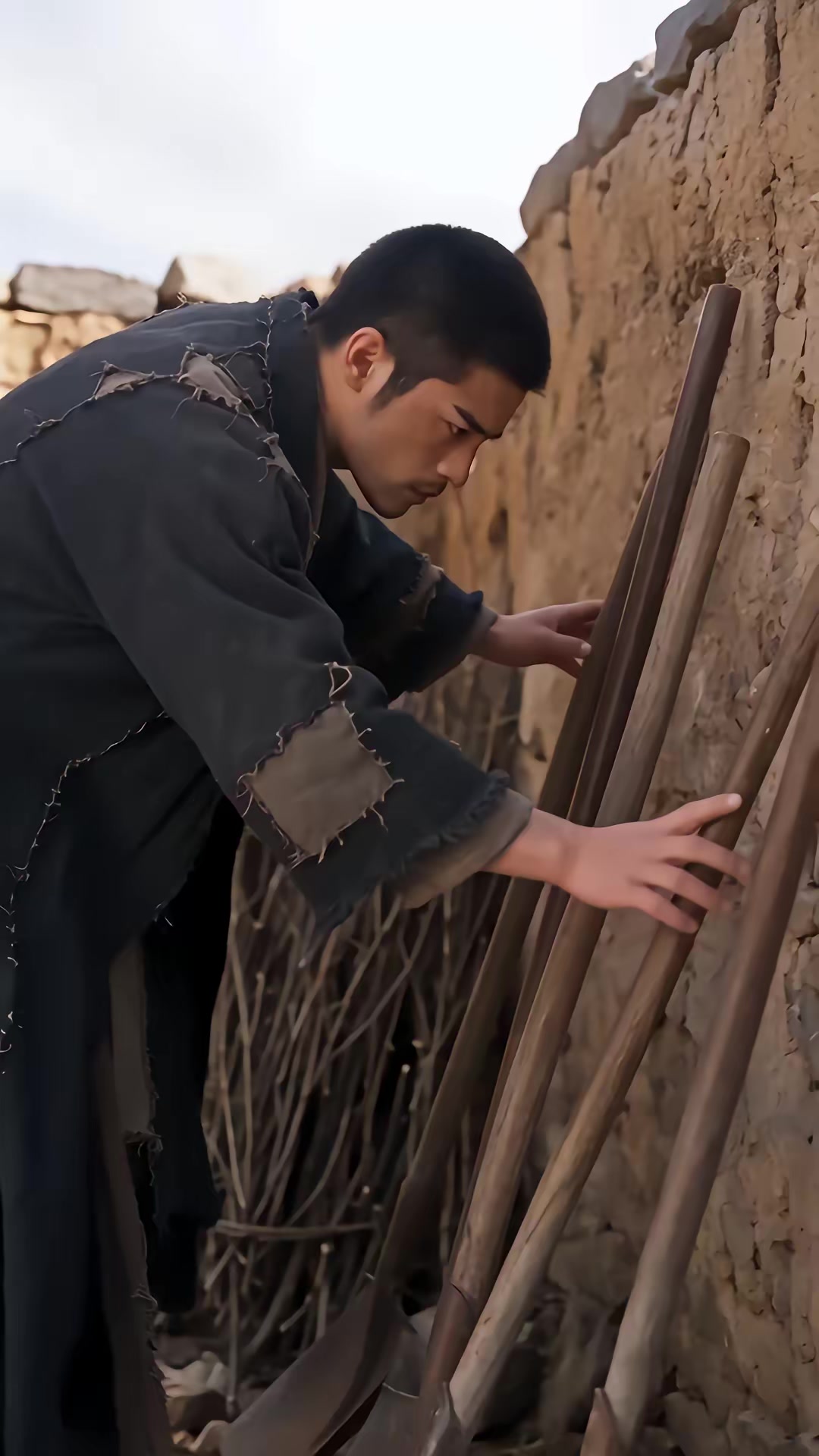 《饥荒绝境，米粒的树洞通未来》剧照