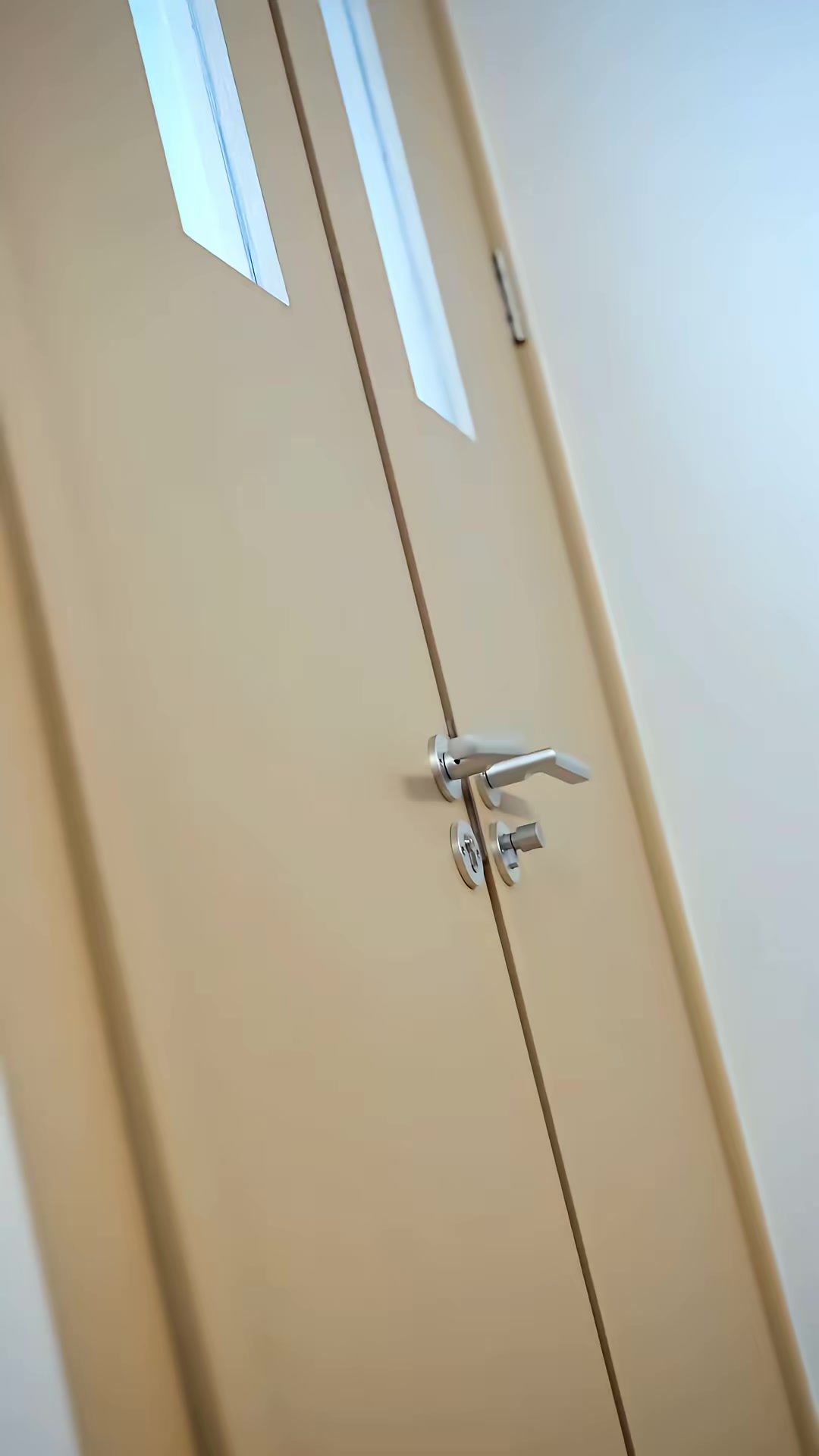 《邪祟迷局：重生少年護校花》劇照
