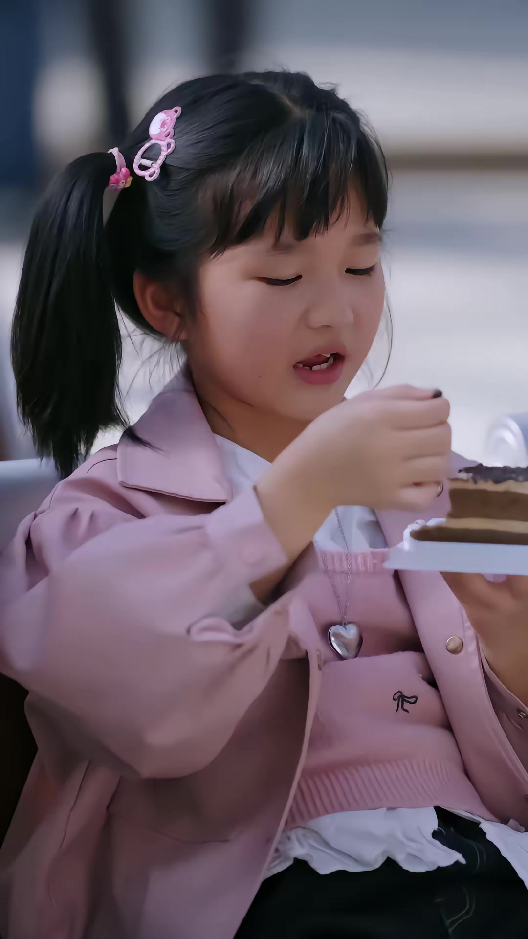 《美少妇携痞帅护宝智降群魔》剧照