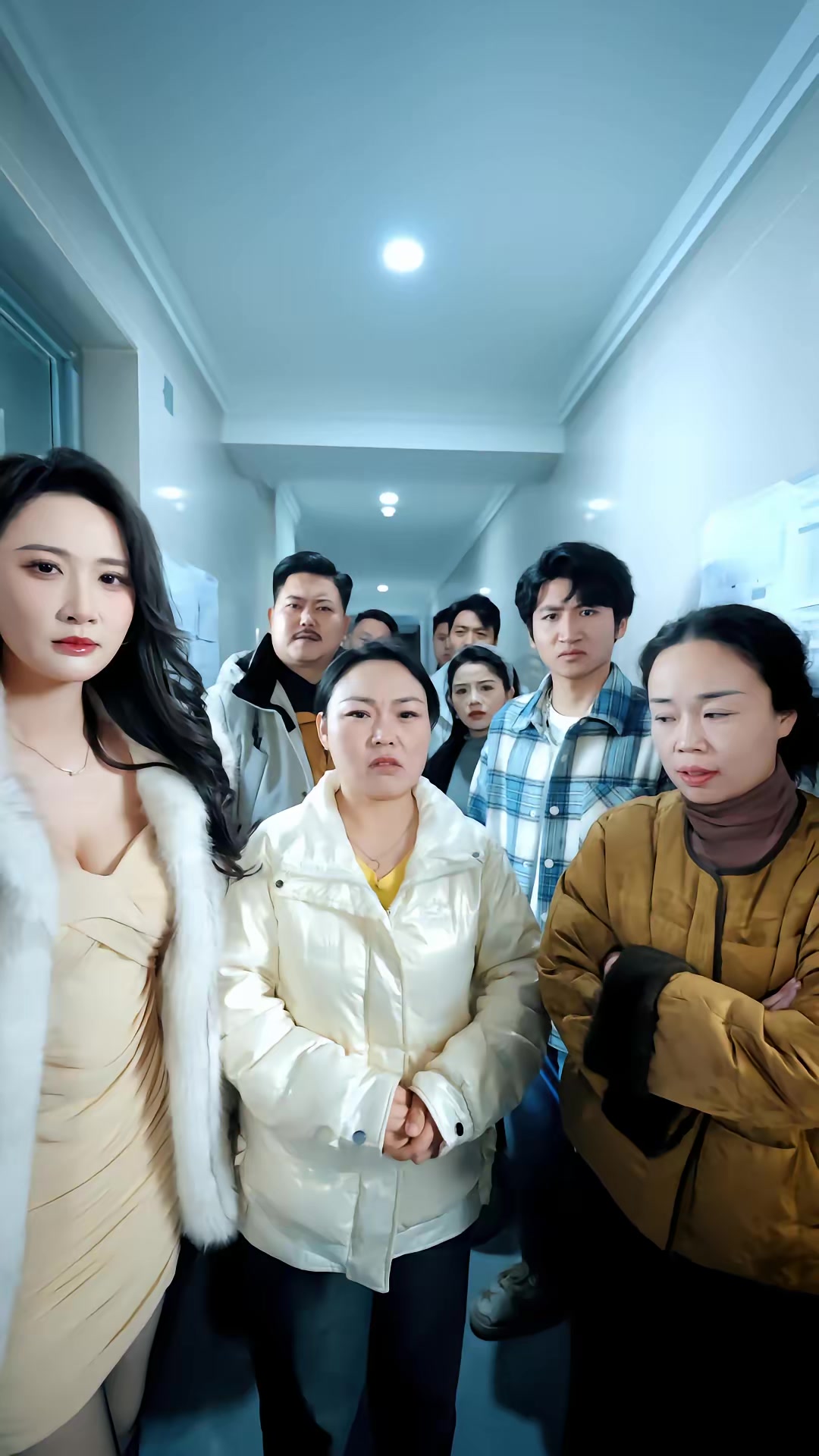《末世我在卡BUG，你們哭什麼》劇照