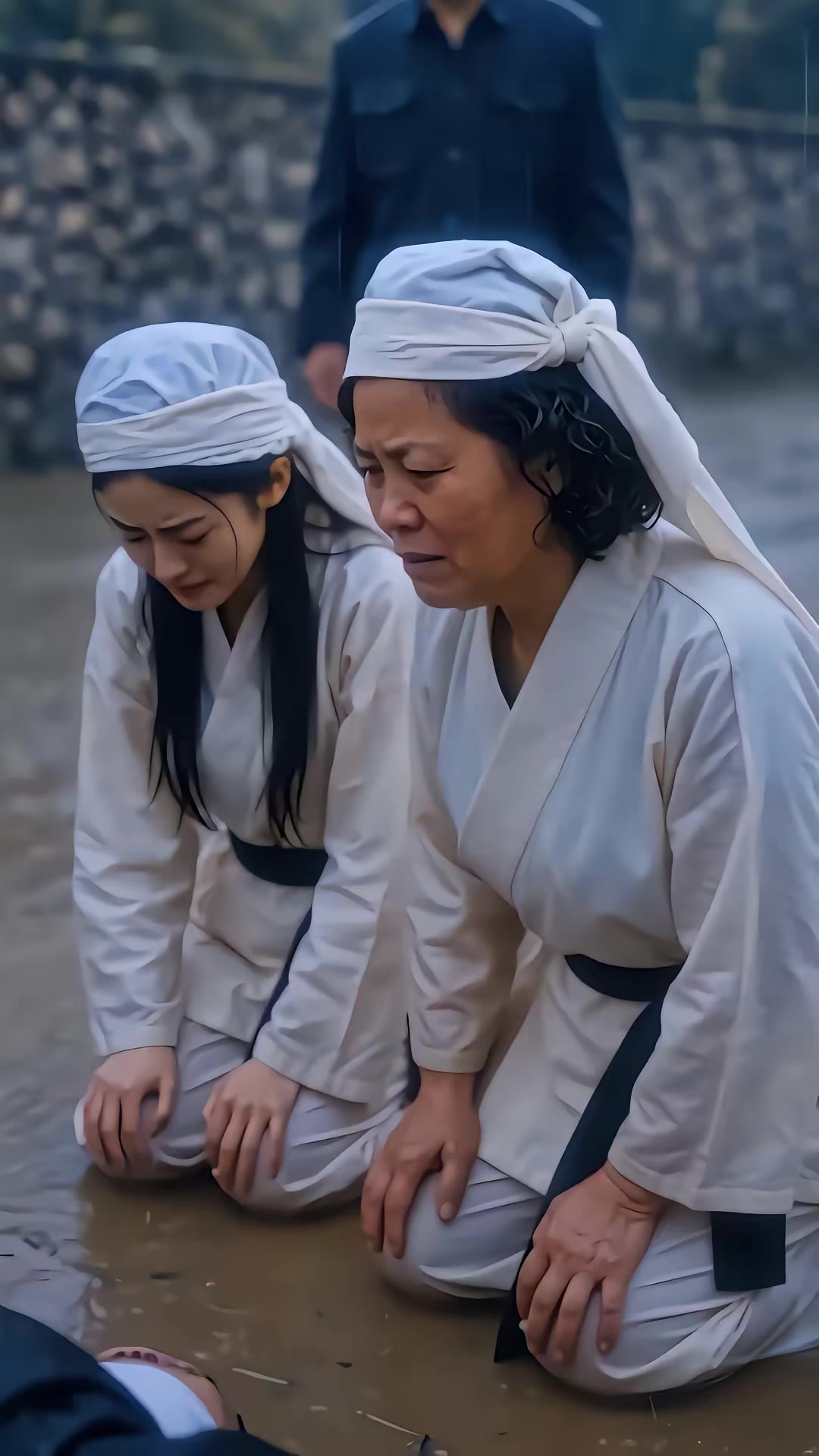 《我家院子不借道》剧照
