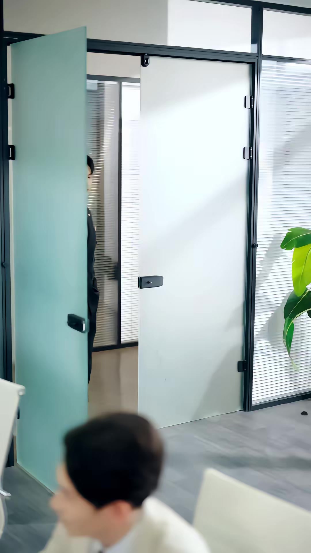 《我养成超可爱女友后，校花急哭了》剧照
