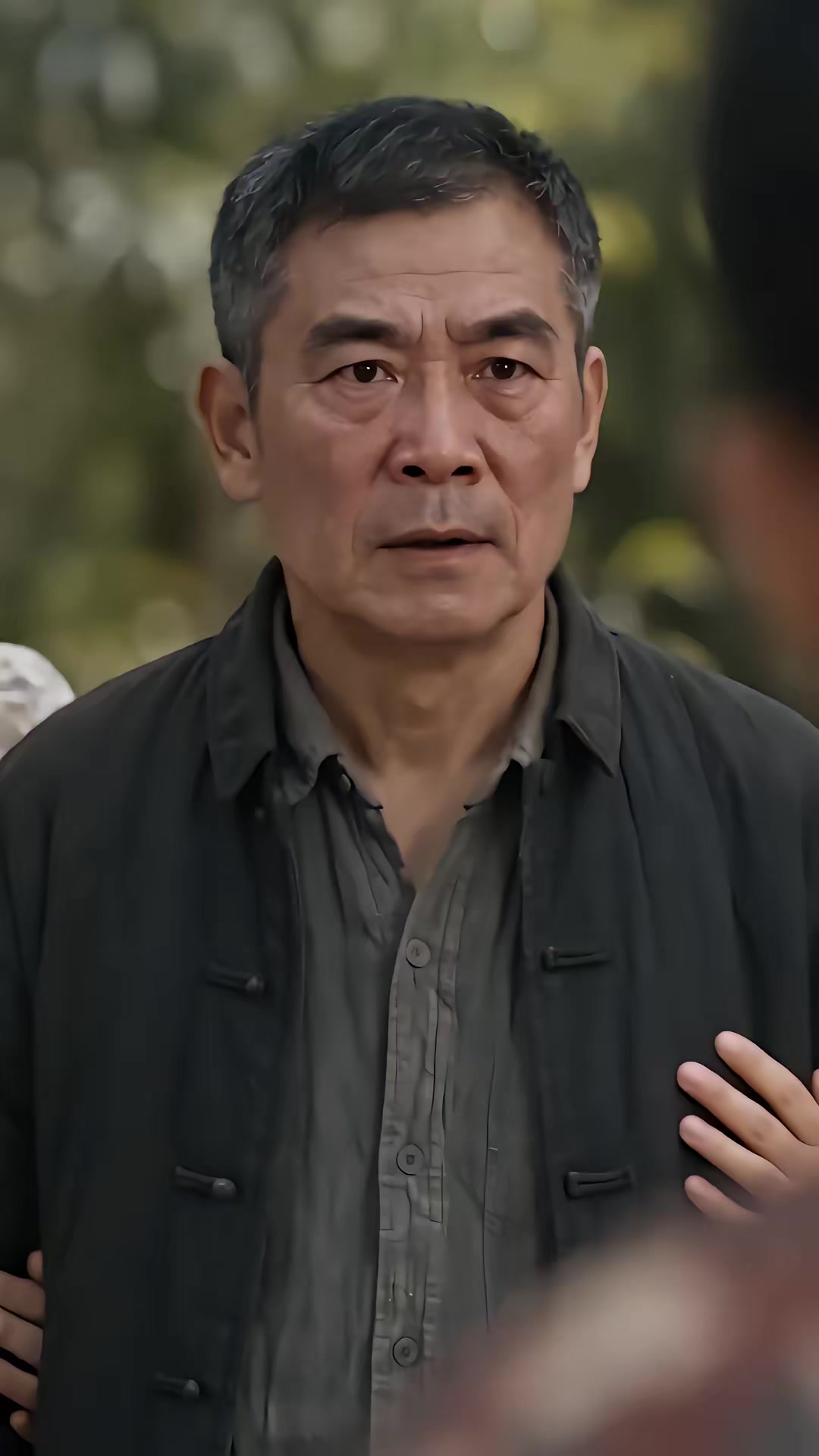 《我家院子不借道》剧照