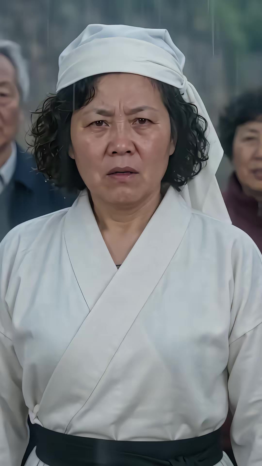 《我家院子不借道》剧照