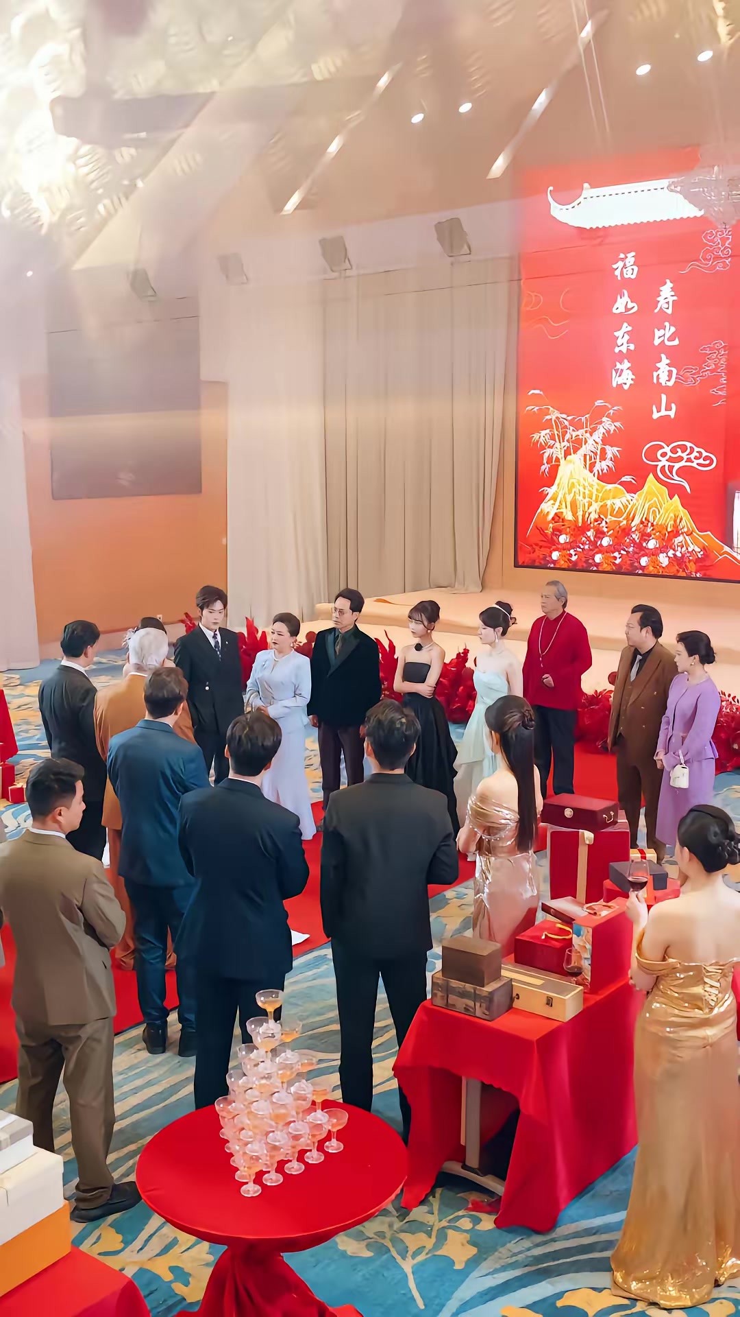 《苟在女配身邊當老大》劇照