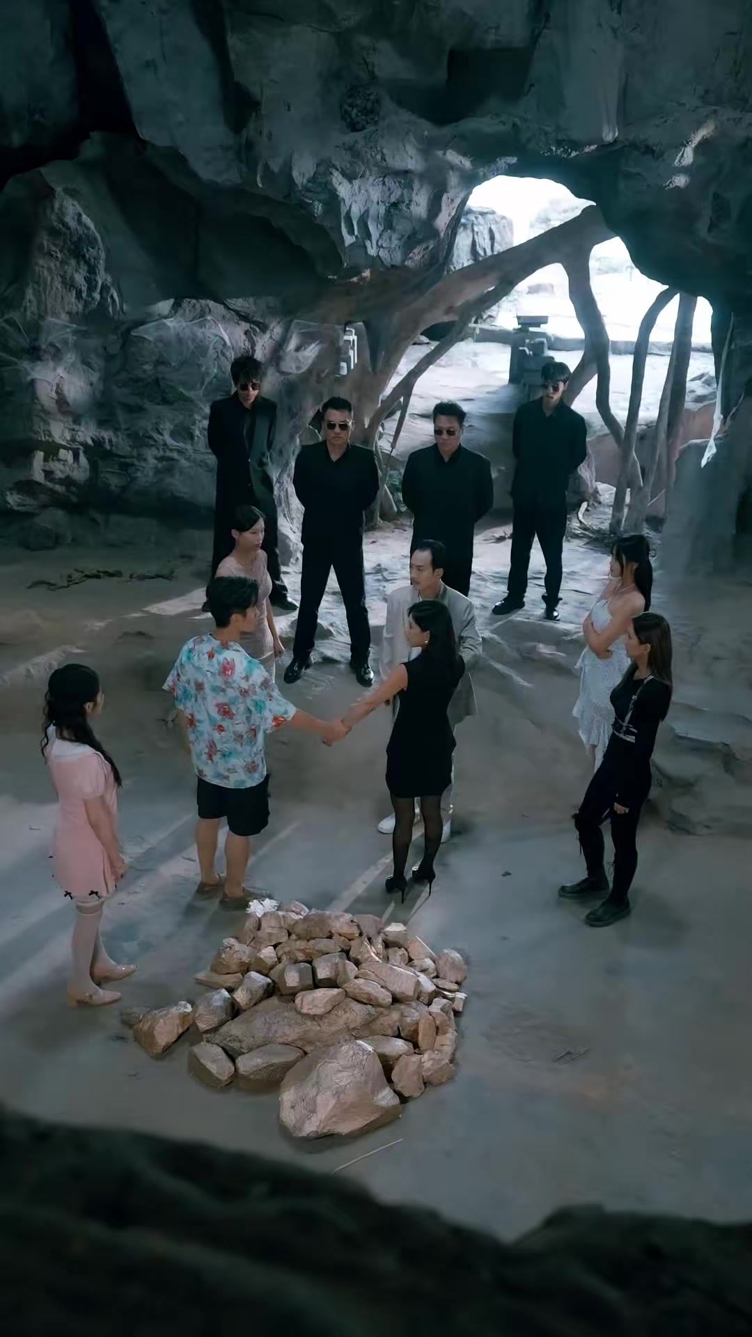 《我在荒岛点技能》剧照