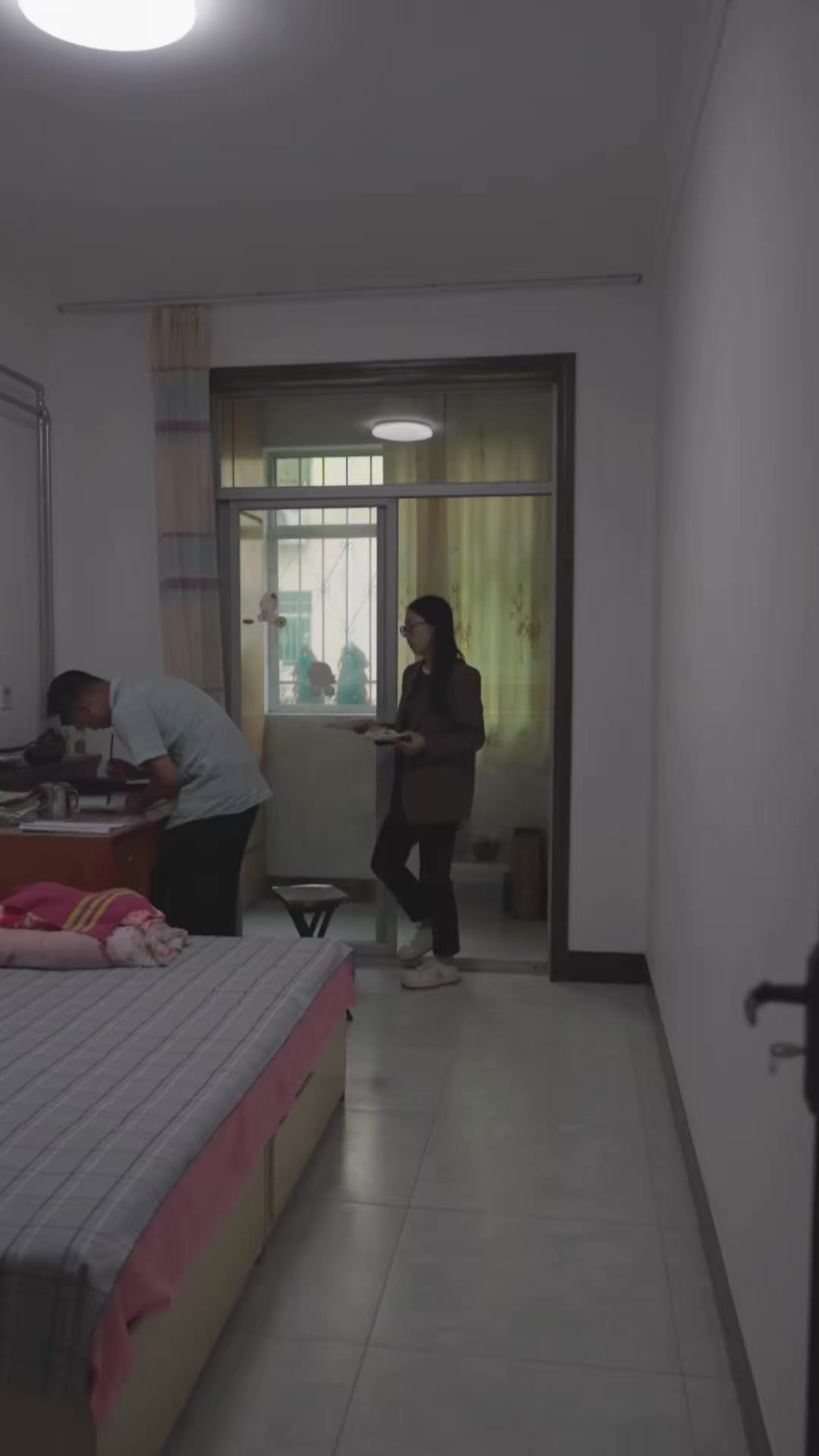 《人到中年不迷糊》劇照