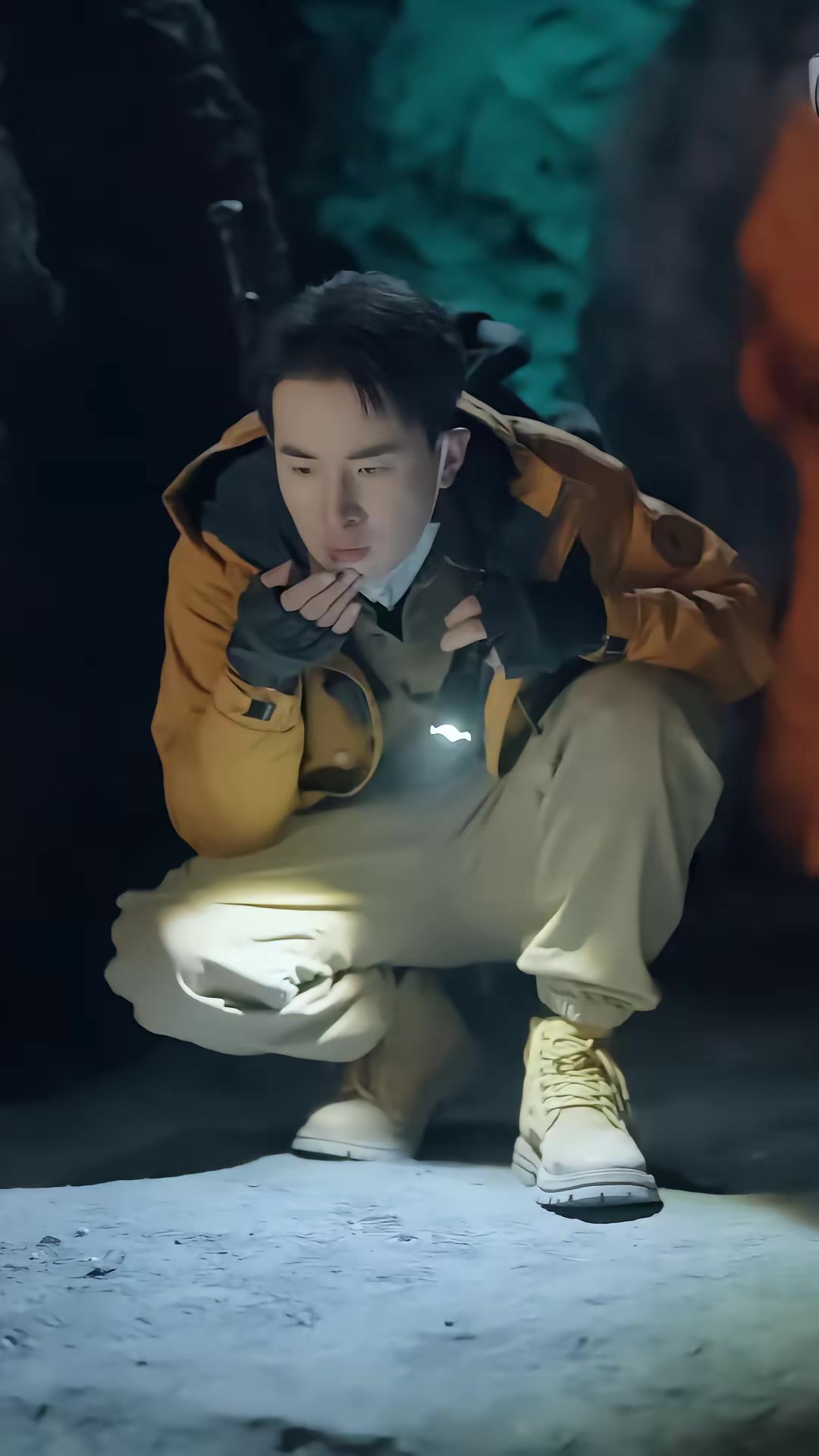 《荒野直播：我，食物链顶端的男人》剧照