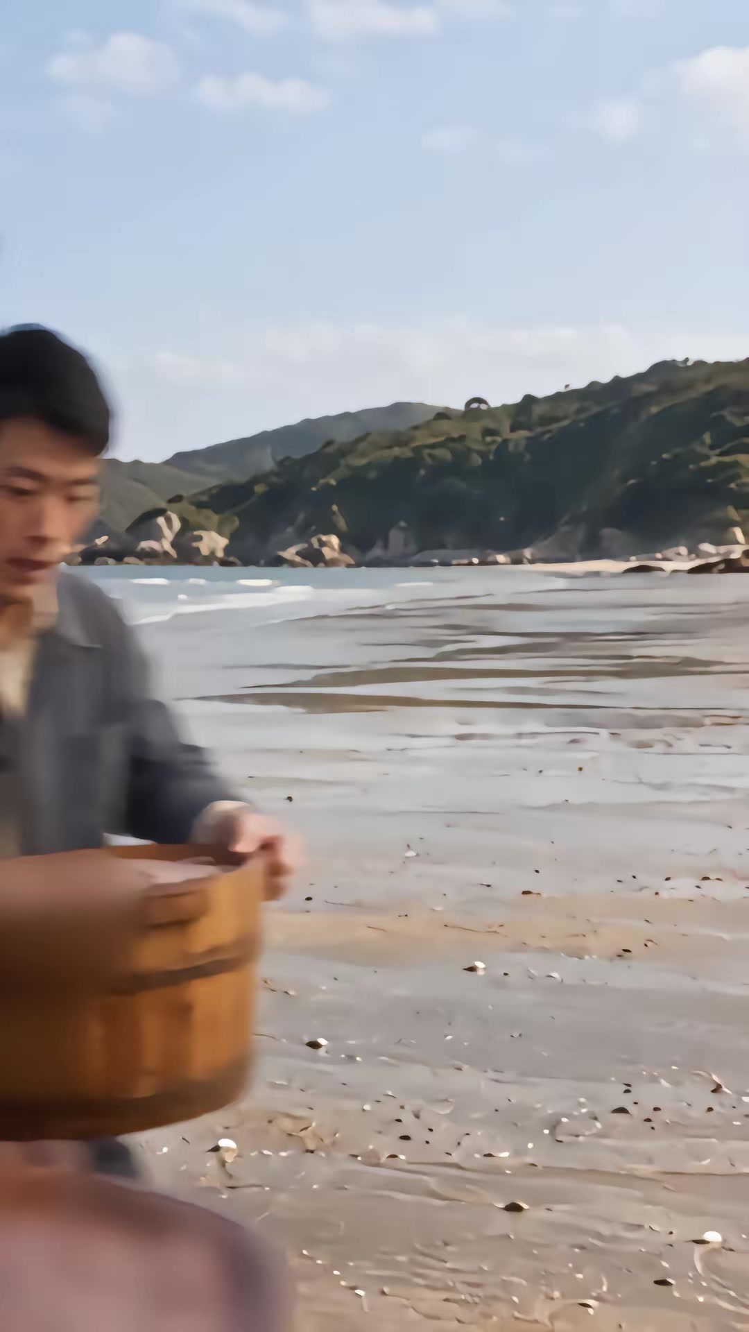 《重回1980：深海猎王从赶海开始》剧照