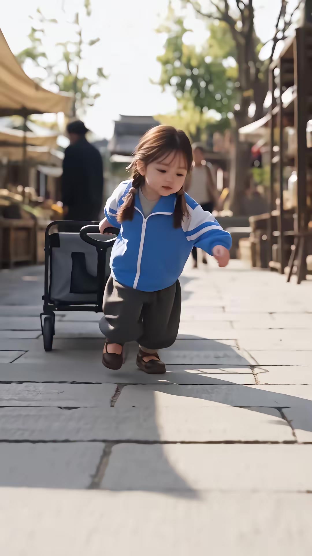 《饥荒绝境，米粒的树洞通未来》剧照