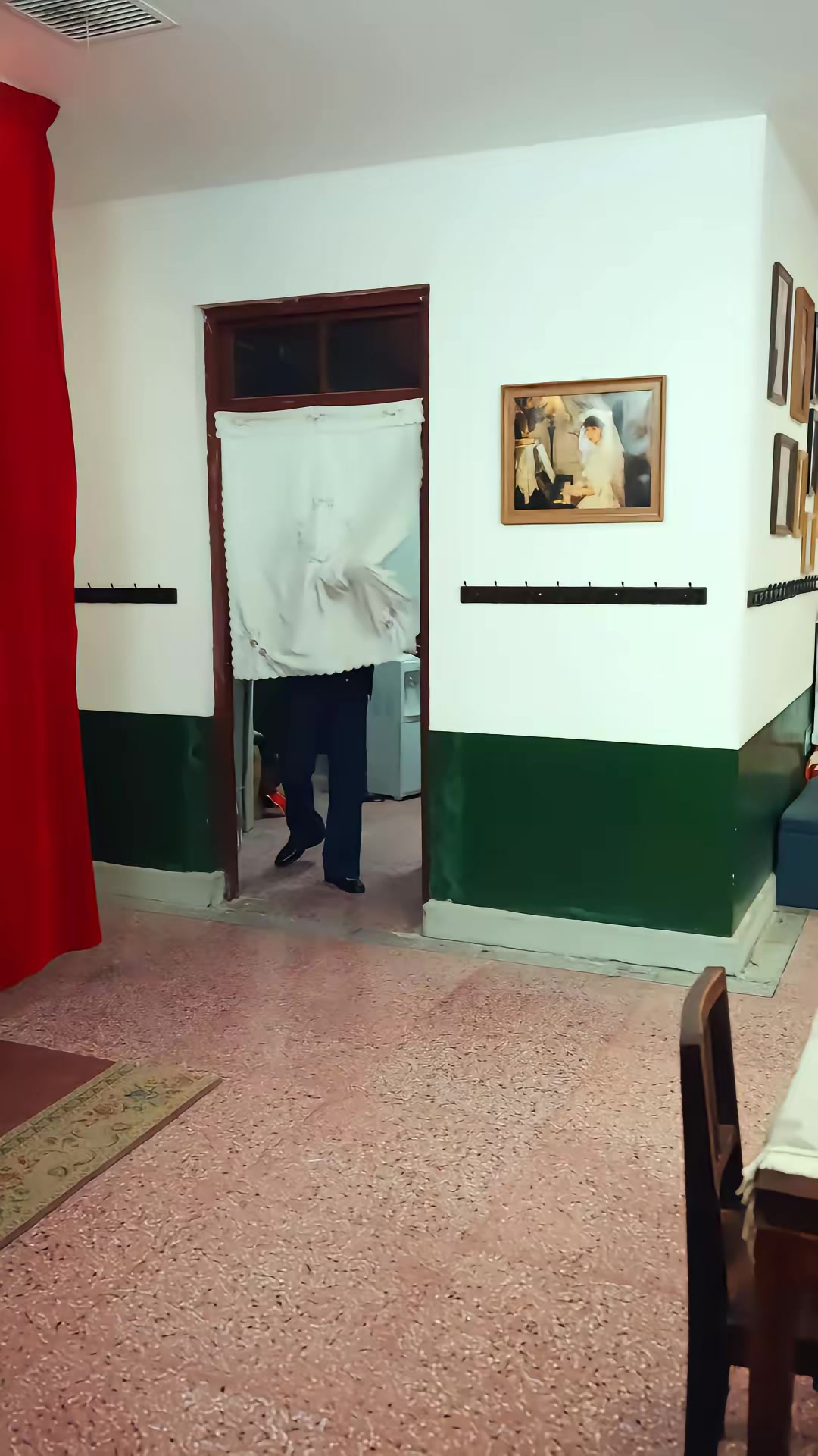 《暗金枭雄：开局踹翻恶组长》剧照