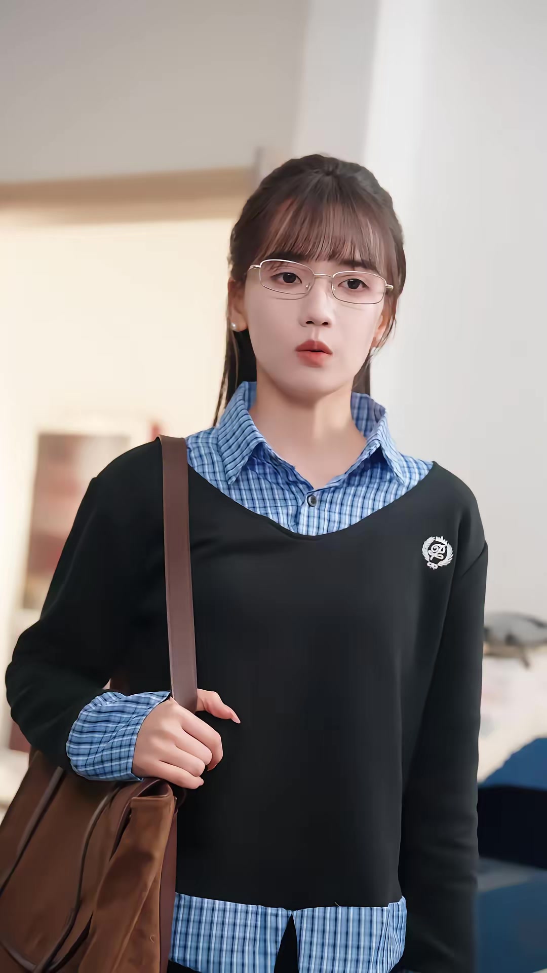 《苟在女配身邊當老大》劇照