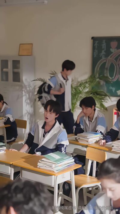 《我只想填飽肚子，卻成了全校之光》劇照