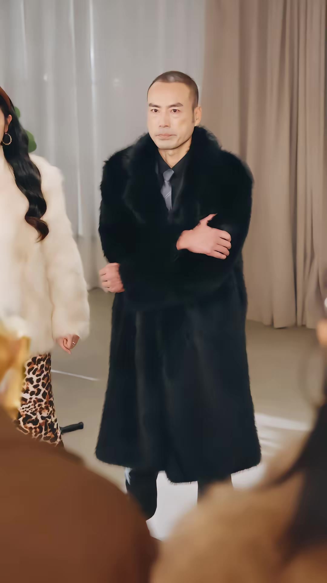 《极寒末世：我带队友绝境求生》剧照
