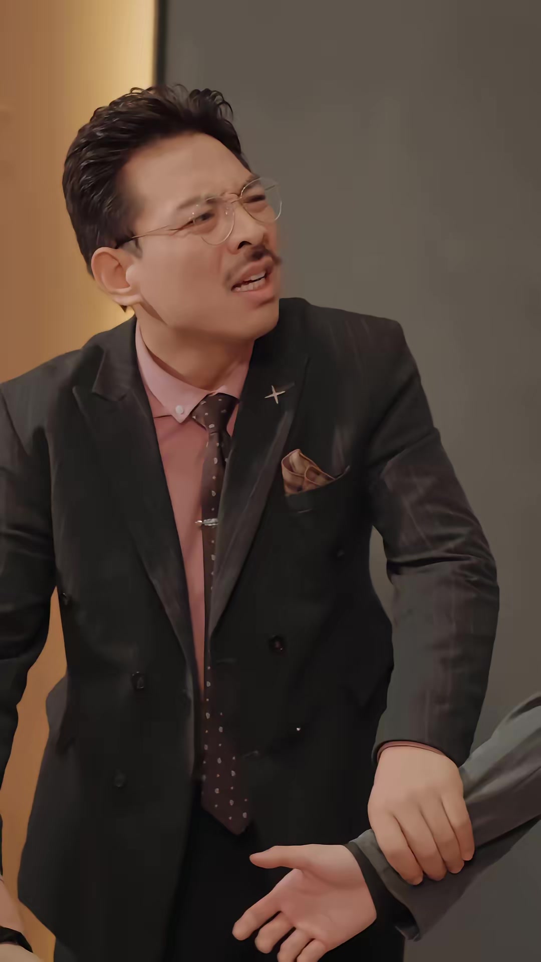 《狂飆：燒烤皇帝》劇照