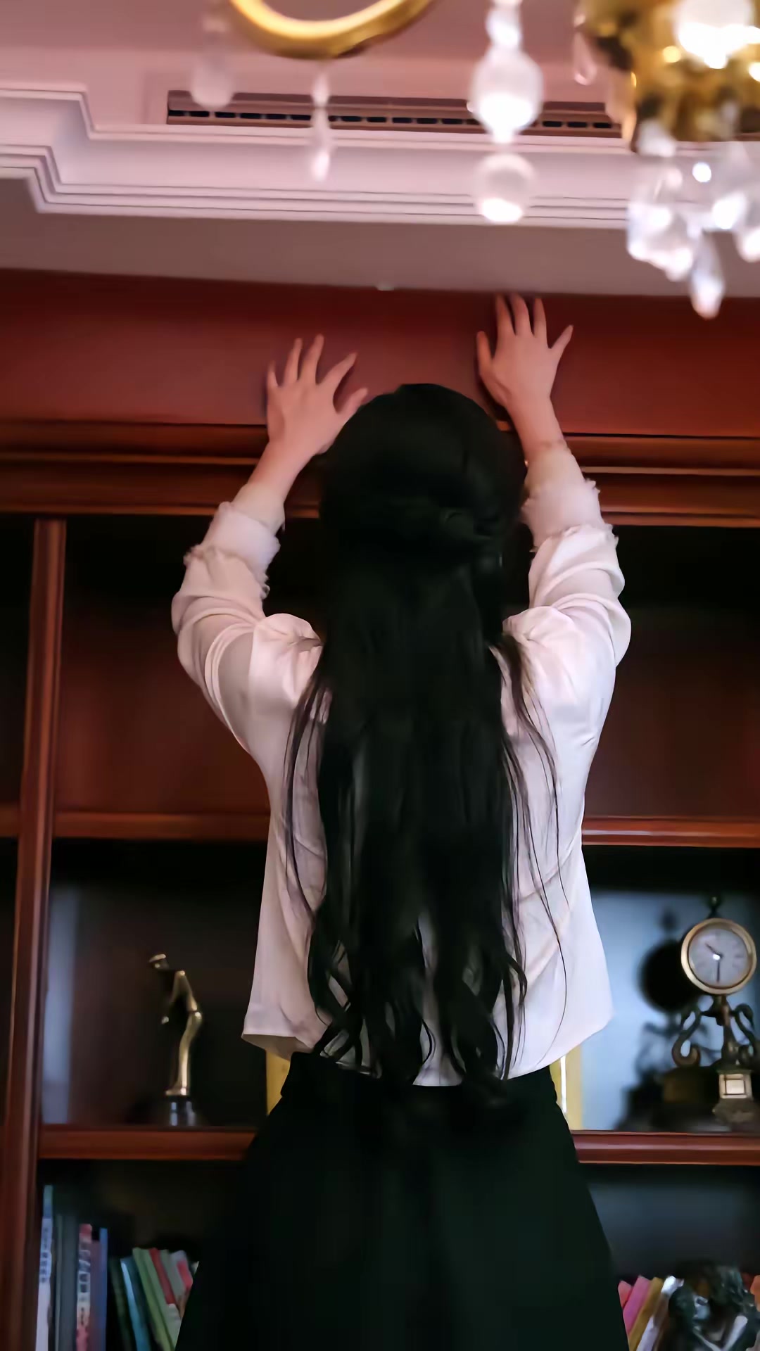《美少妇携痞帅护宝智降群魔》剧照