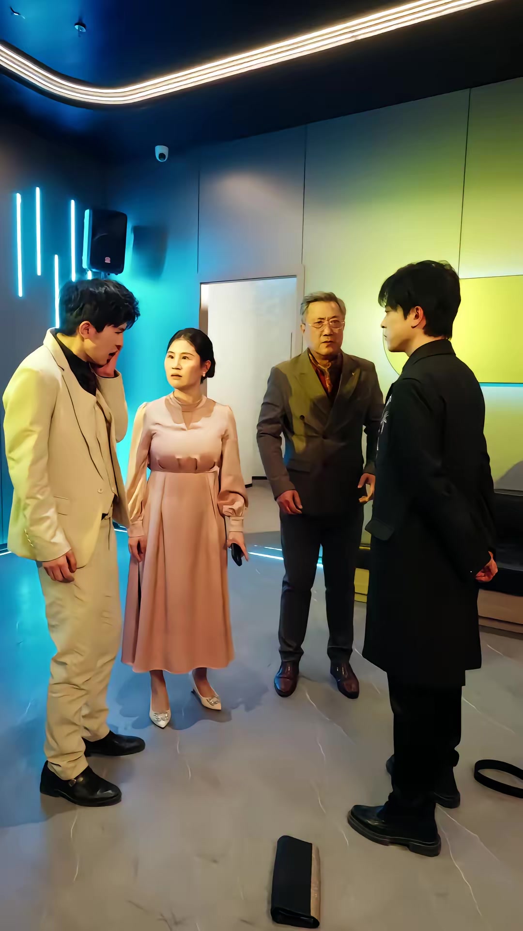 《一觉醒来，三个老头叫我爹》剧照
