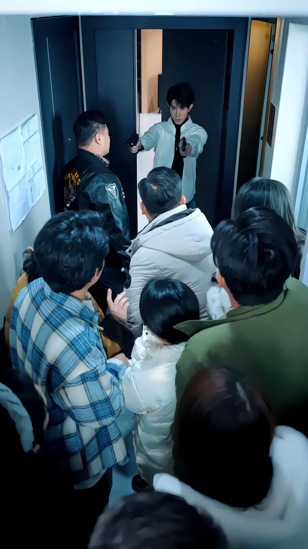 《末世我在卡BUG，你們哭什麼》劇照