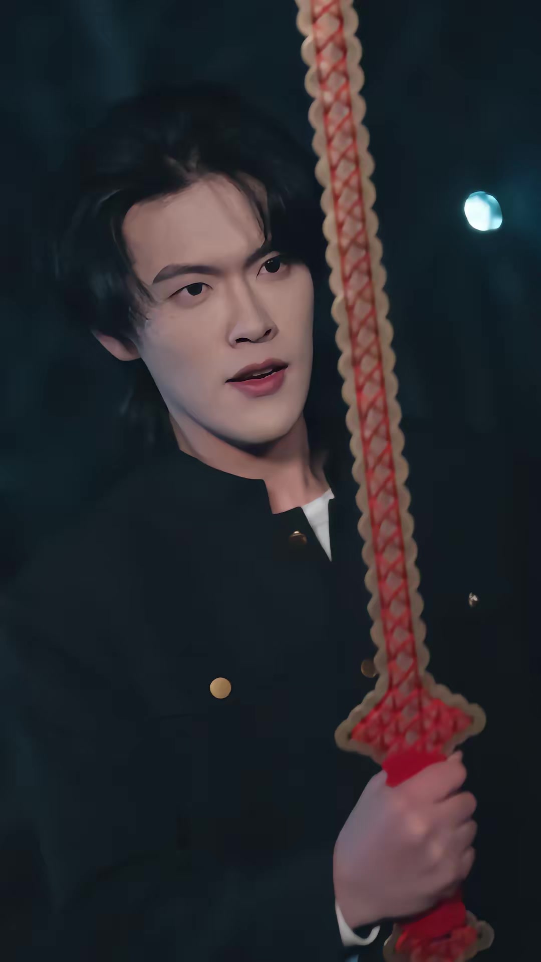 《邪祟迷局：重生少年護校花》劇照