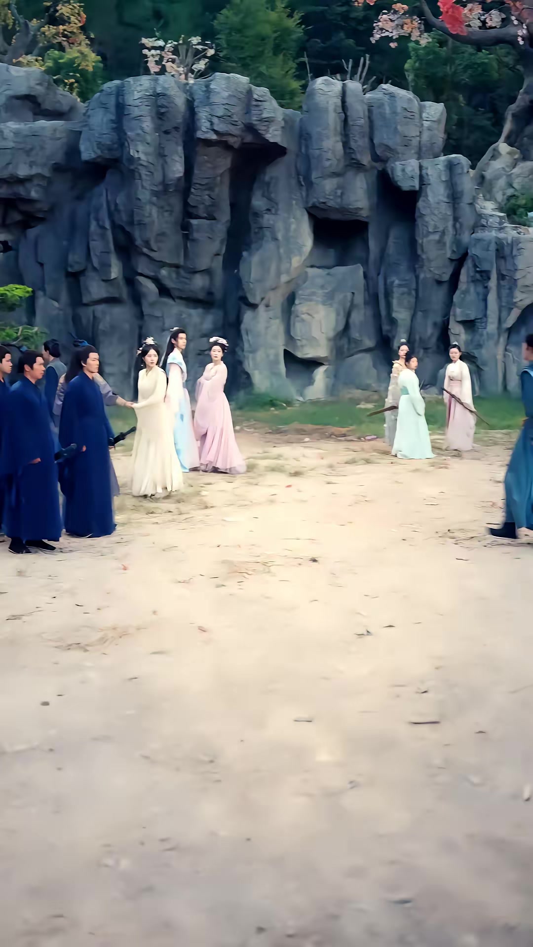 《我和美女結拜就變強，四海之內皆兄妹》劇照