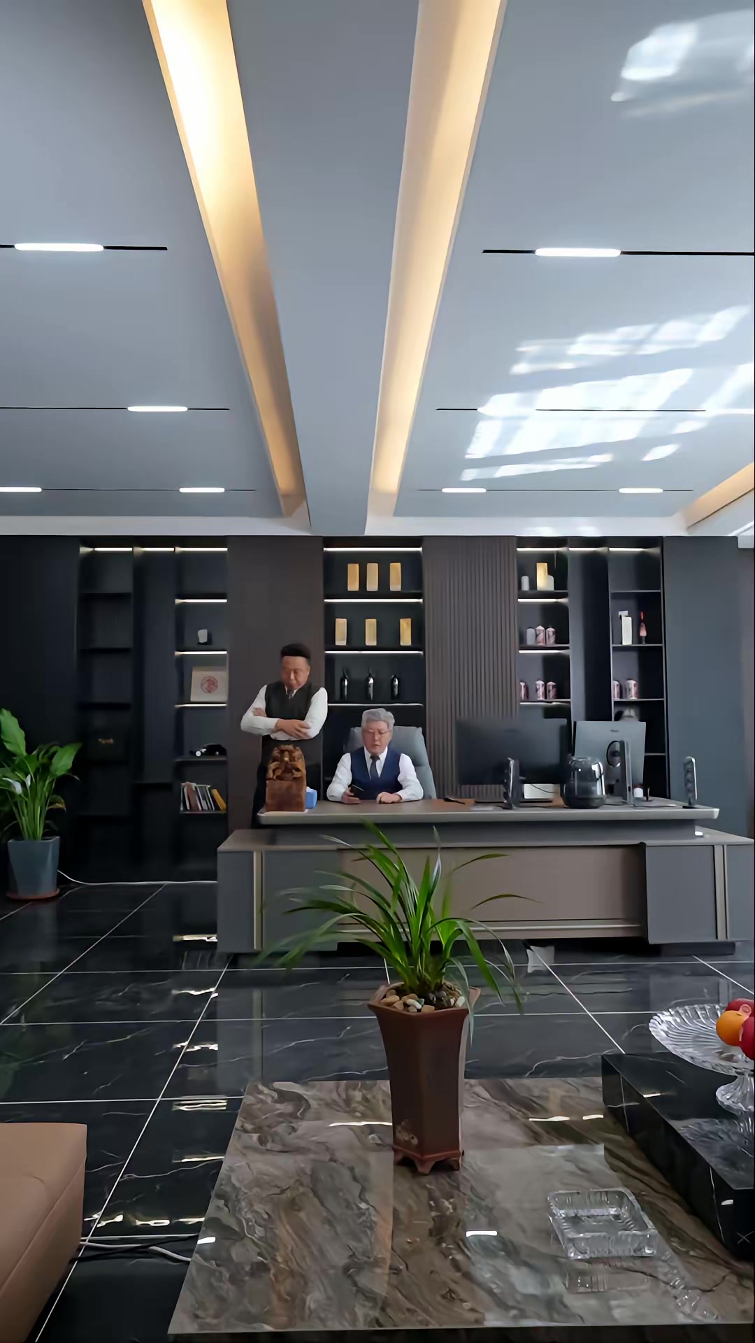 《地下皇》劇照