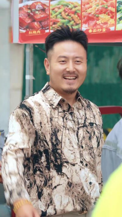 《十元管飽你不要，非吃那科技狠活》劇照