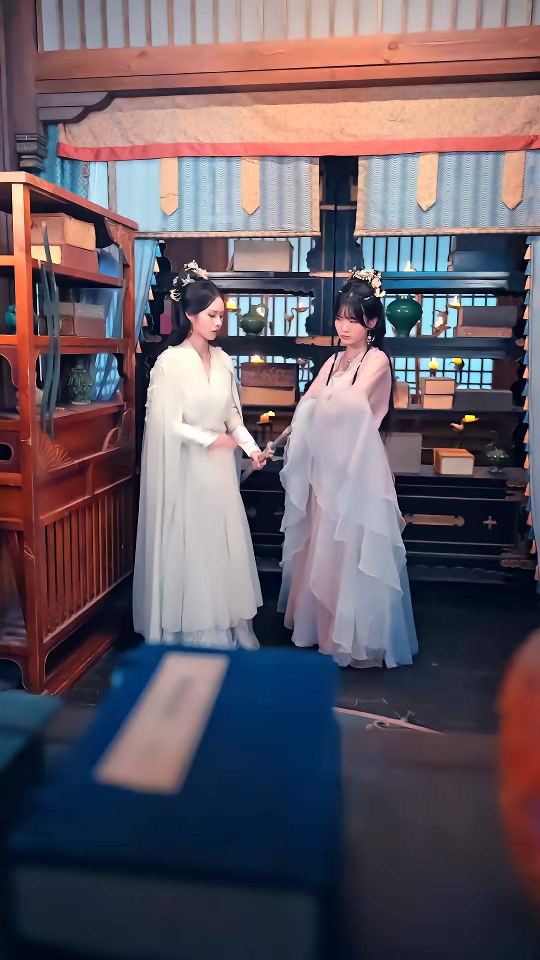 《我和美女結拜就變強，四海之內皆兄妹》劇照